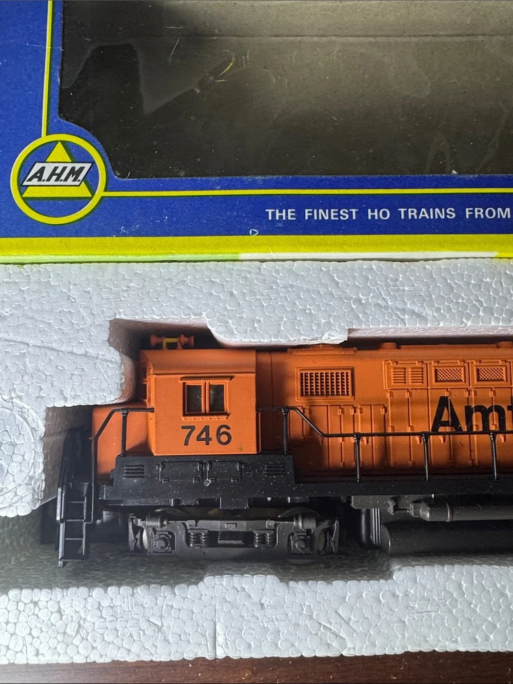 AHM Amtrak HO Scale Diesel Locomotive (New)